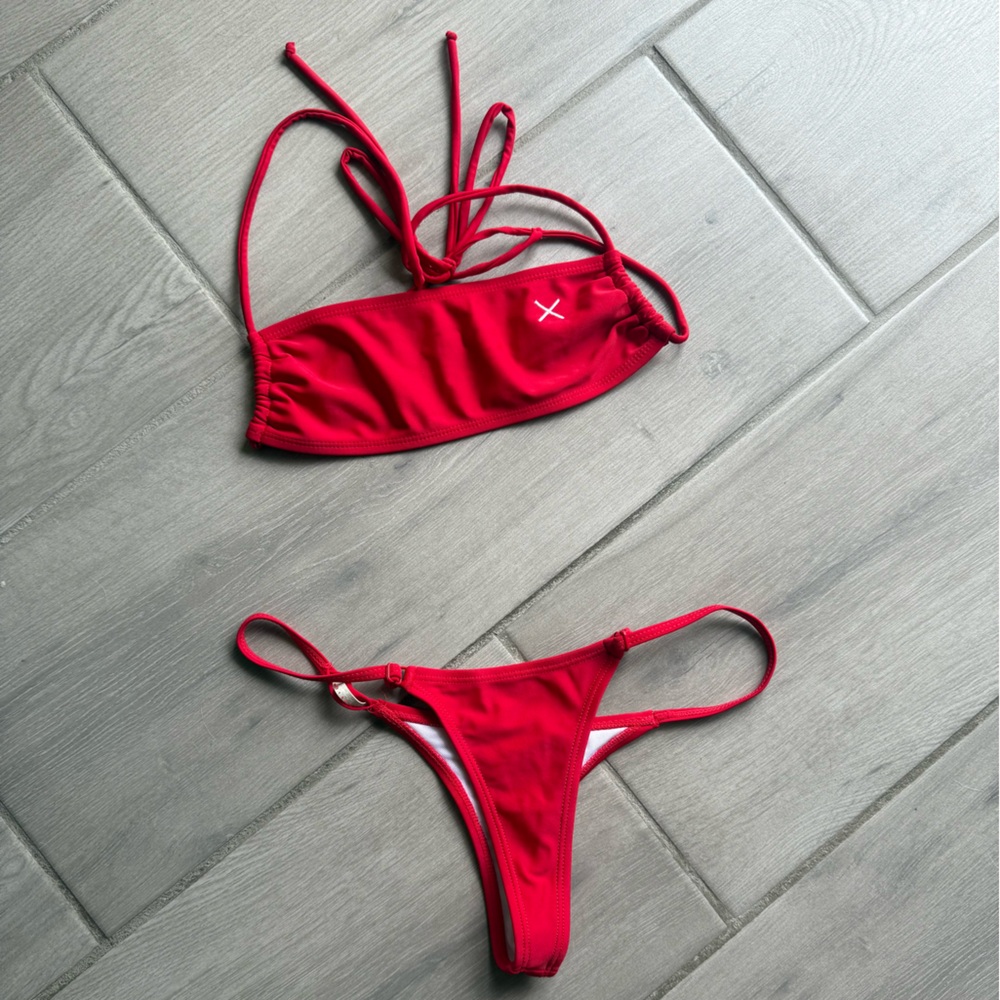 Chic Red Bikini Set - image 1